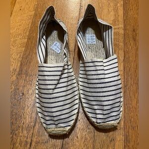 Casido A Mano Striped Canvas Espadrilles